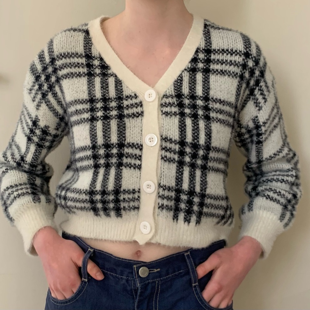 Cropped Fuzzy Cardigan (black + white, size XS)